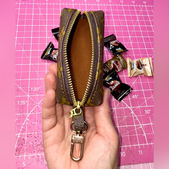 🍭 LV Monogram Custom candy 🍭 case change or Key Pouch - Picture 7 of 15